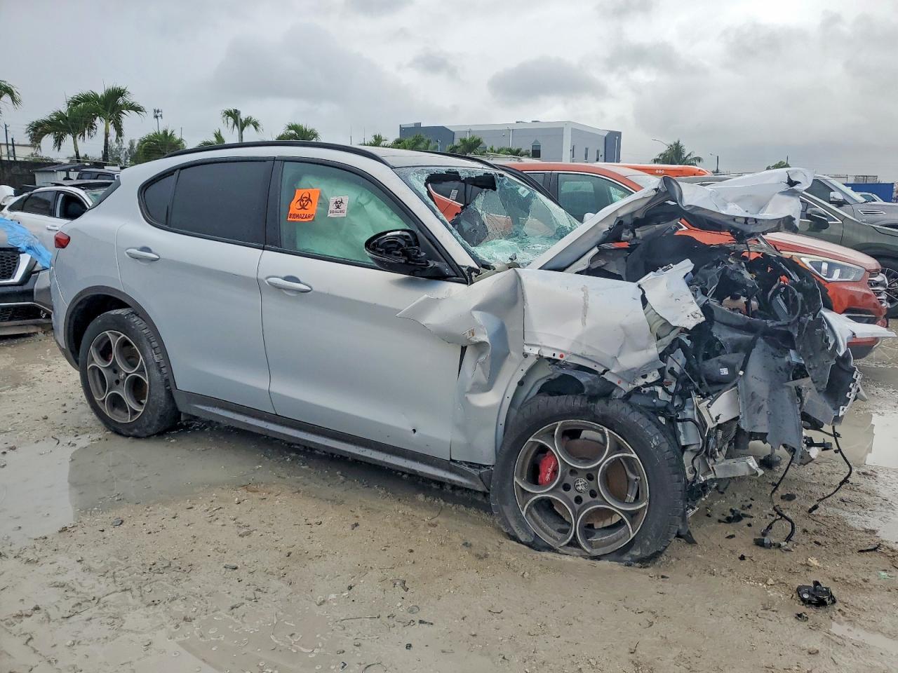 2022 ALFA ROMEO Stelvio — VIN ZASPAKBN0N7D46121 — photo 4